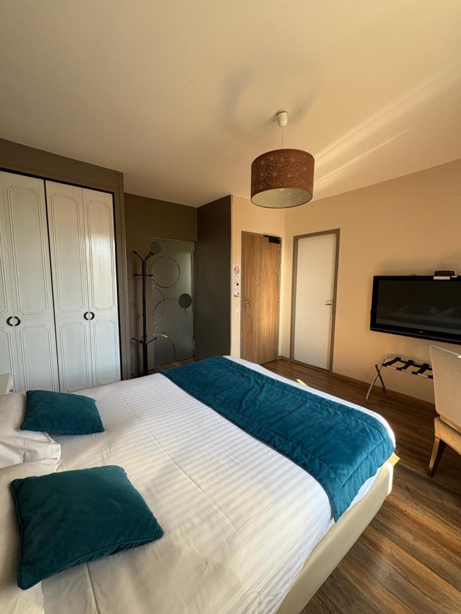 Hotel La Vinaigrerie Logis Joinville Bagian luar foto