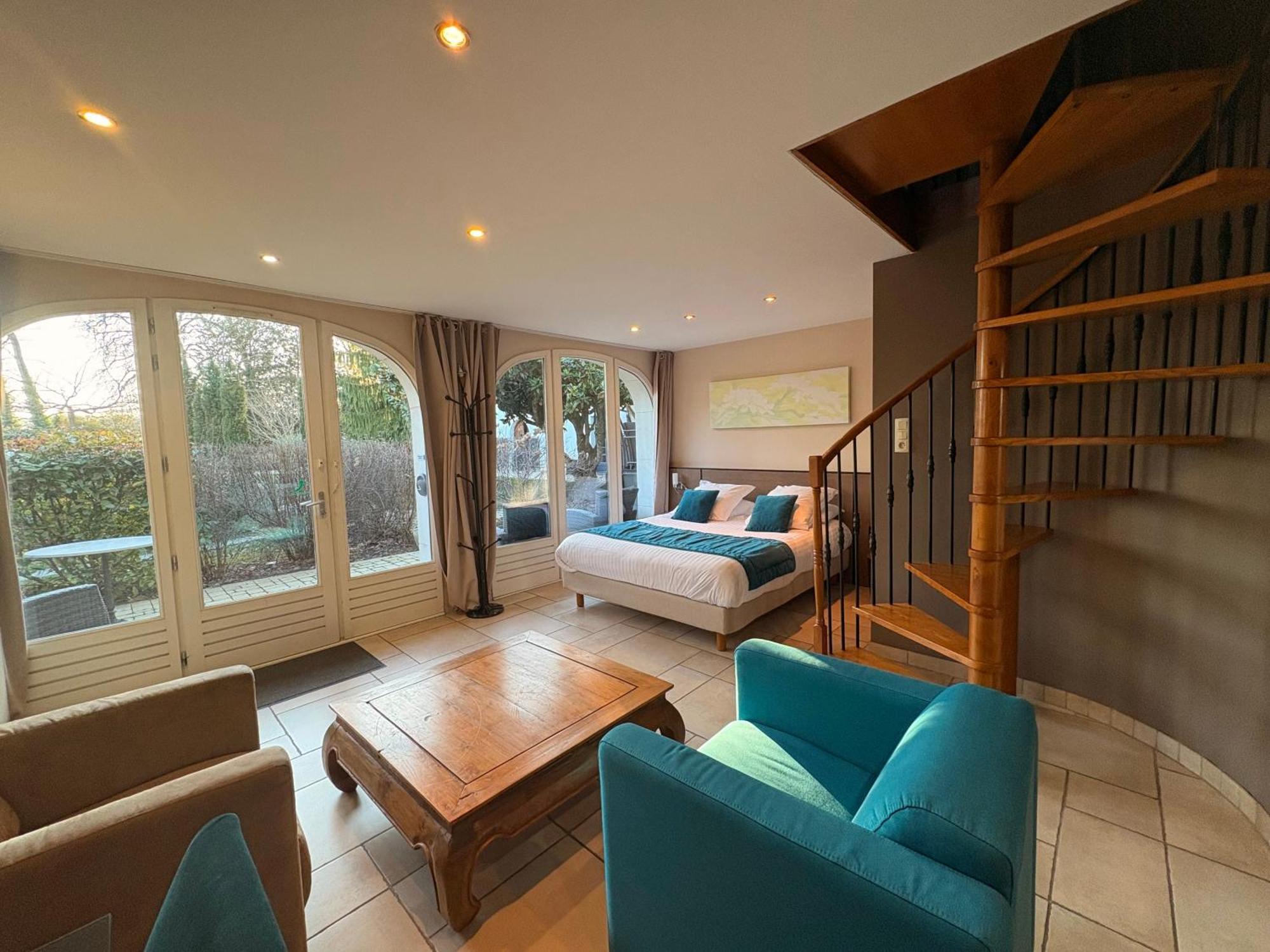 Hotel La Vinaigrerie Logis Joinville Bagian luar foto